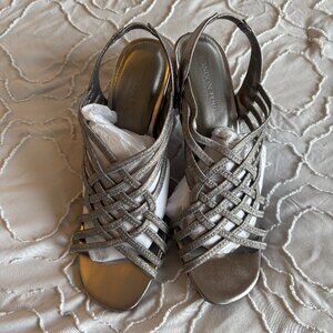 WORN ONCE London Fog Everygreen Demi-Wedge Shoes